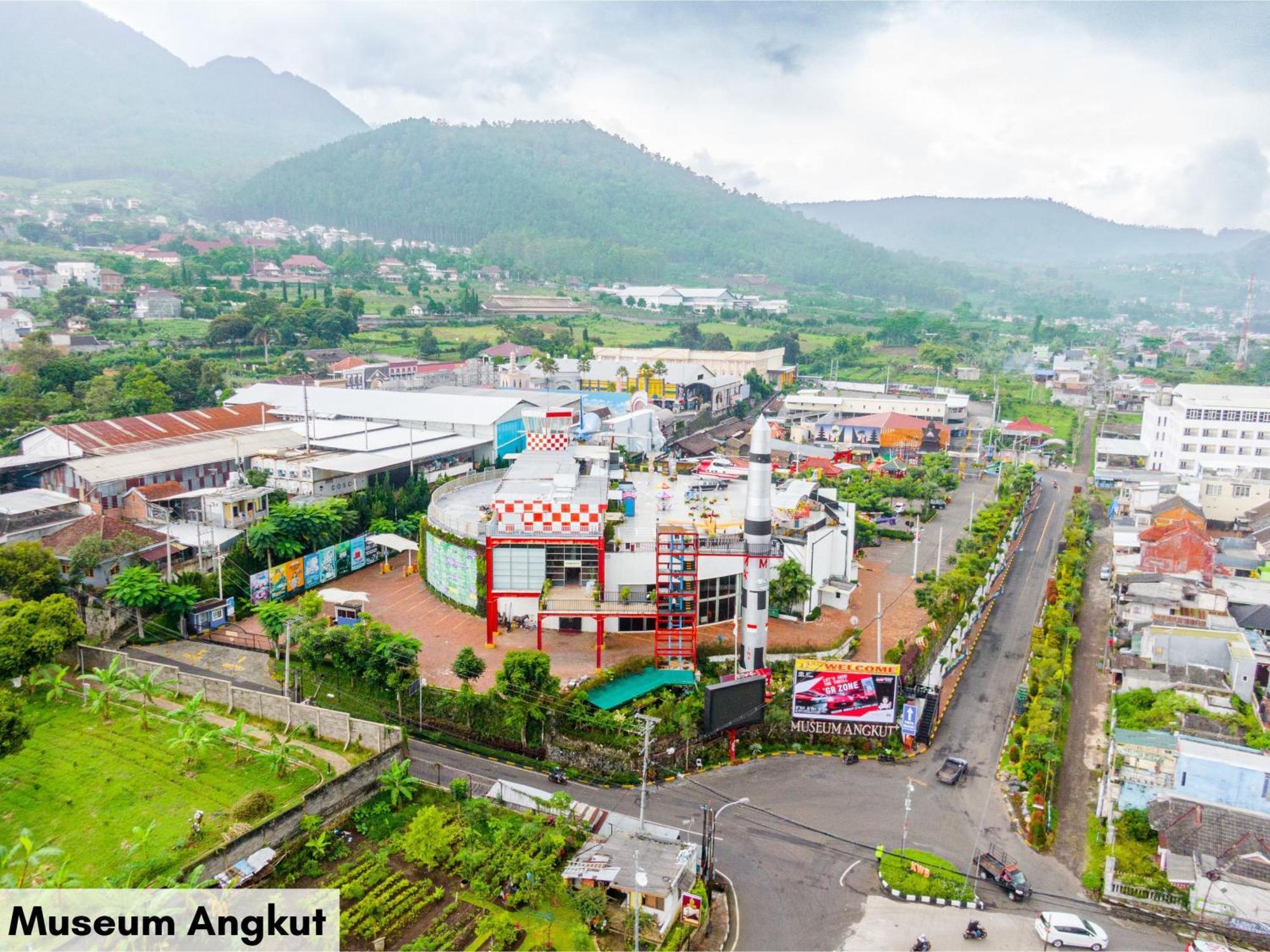 Swiss-Belinn Malang Exteriör bild